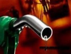 
واکنش خریداران بنزین ایران به جنجال بنزینی ابتکار/ پشت پرده اعلام ناسالم بودن بنزین داخل