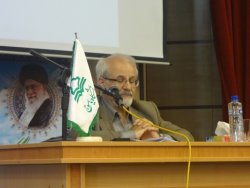 نکوداشت ظریف توسط معاونش در دانشگاه یاسوج 